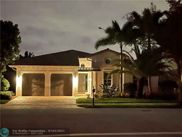Photo of 10980 NW 78th Pl Parkland, FL 33076