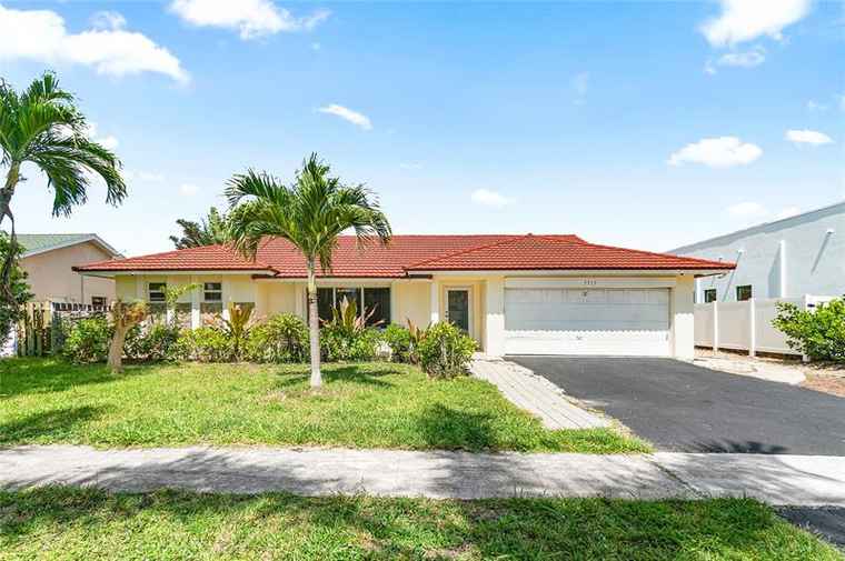 Photo of 7517 W Country Club Blvd Boca Raton, FL 33487
