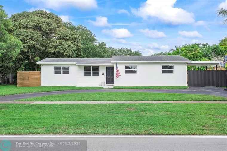 Photo of 415 NW 46th Ave Plantation, FL 33317