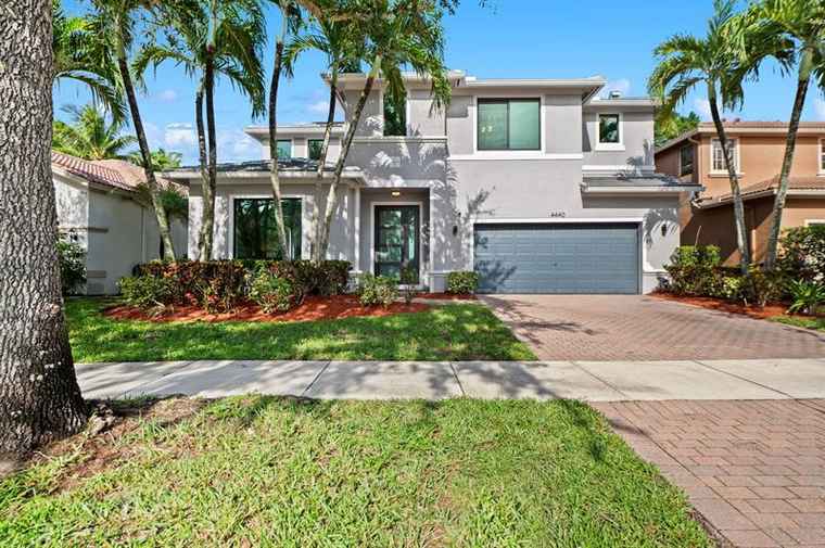 Photo of 4440 E Seneca Ave Weston, FL 33332