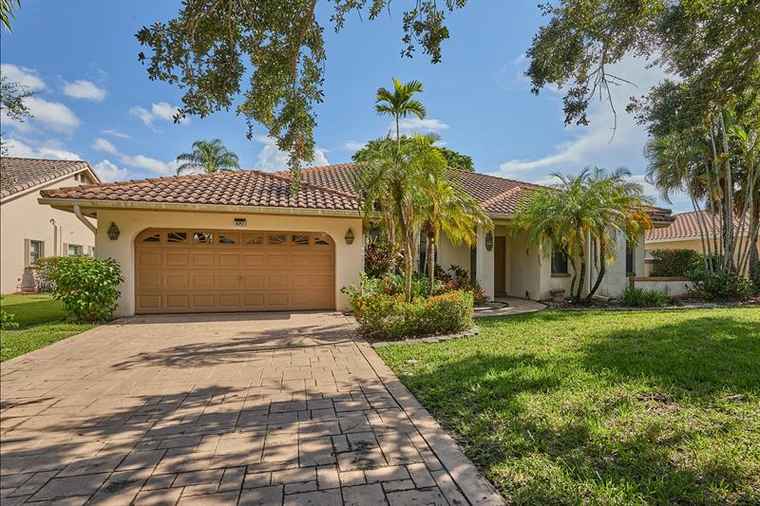 Photo of 9342 NW 10th St Plantation, FL 33322
