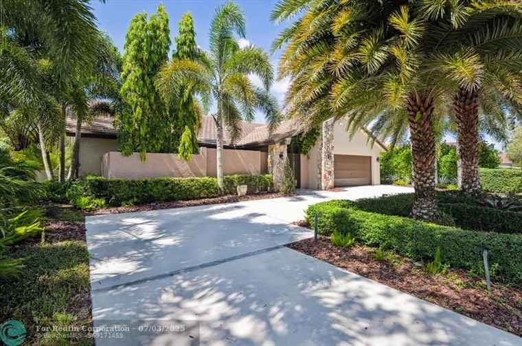 Photo of 9700 NW 10th St Plantation, FL 33322