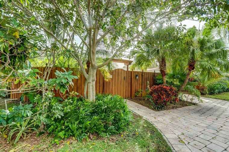 Photo of 904 NE 18th St Fort Lauderdale, FL 33305
