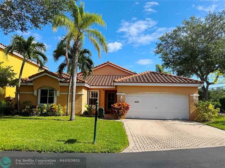 Photo of 1585 S Trafalgar Cir Hollywood, FL 33020