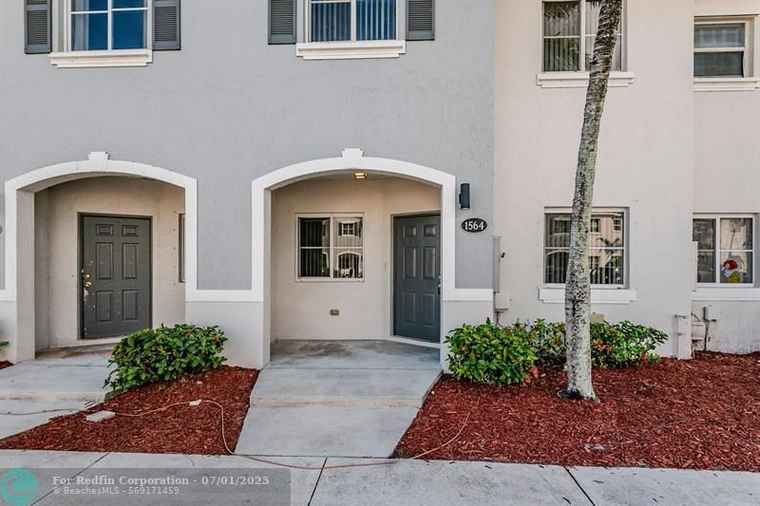 Photo of 1564 SE 31st Ct Homestead, FL 33035