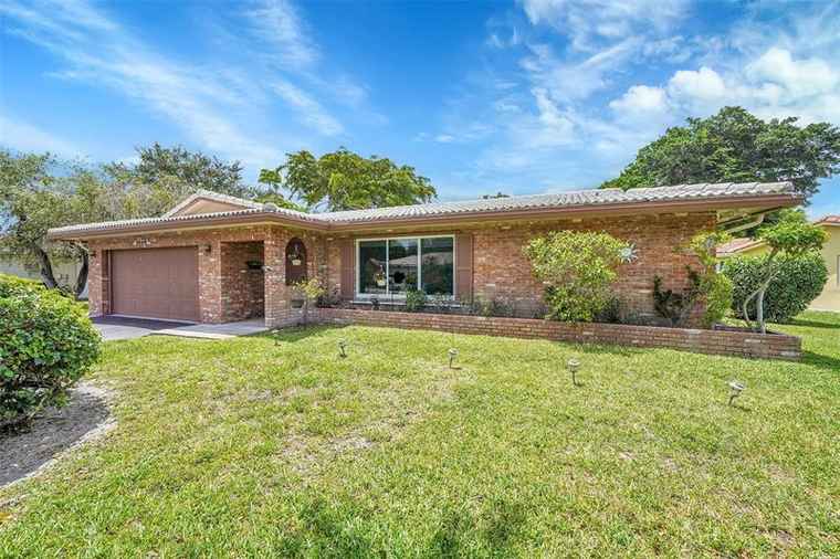 Photo of 3660 NW 108th Dr Coral Springs, FL 33065