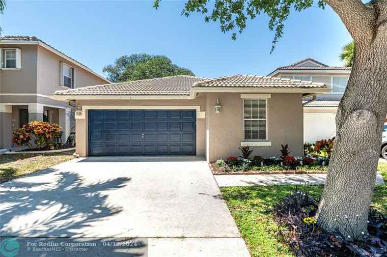 Photo of 6363 NW 40th Ave Coconut Creek, FL 33073