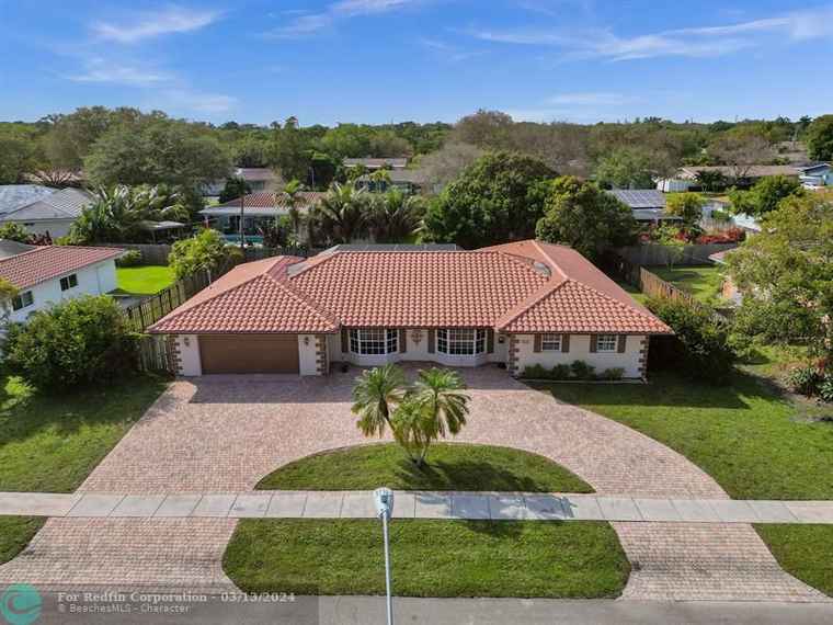 Photo of 621 NW 73rd Ave Plantation, FL 33317