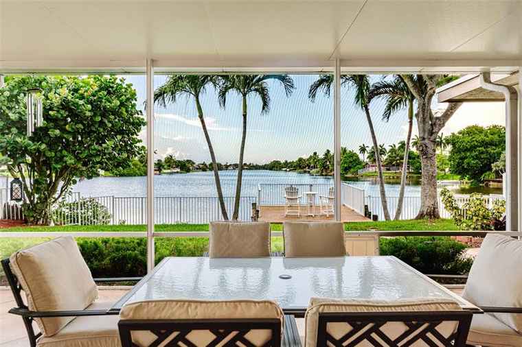 Photo of 11541 NW 35th St Sunrise, FL 33323