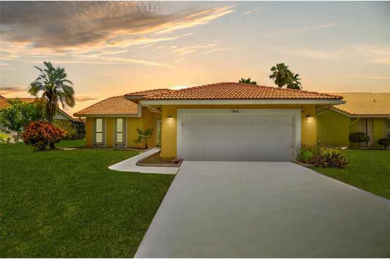 Photo of 10730 NW 71st Pl Tamarac, FL 33321