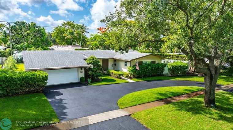 Photo of 362 S Fig Tree Ln Plantation, FL 33317