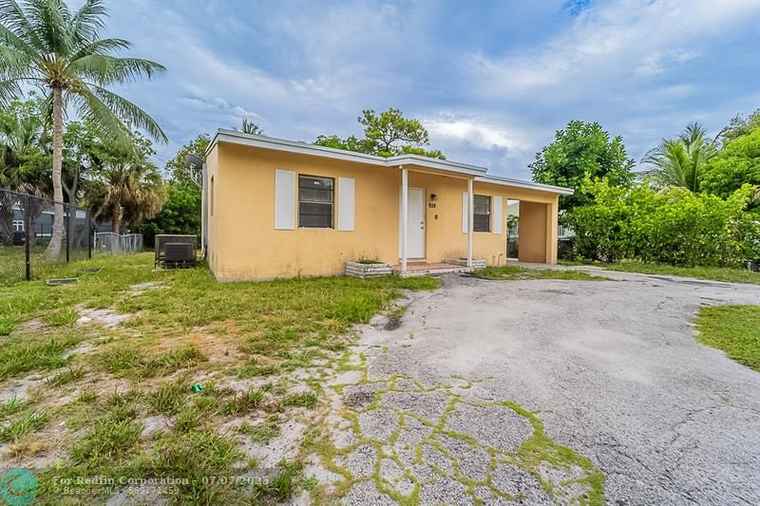 Photo of 924 NW 11th Pl Fort Lauderdale, FL 33311