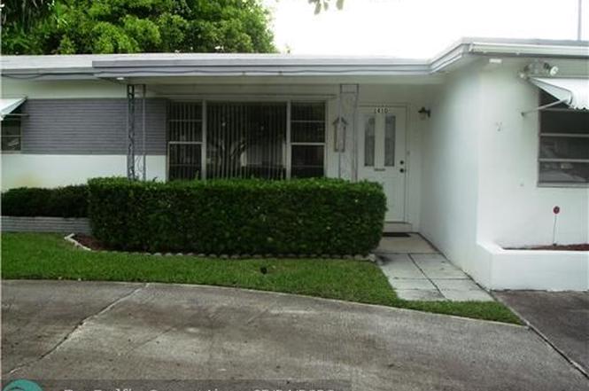 Simple Apartments On 59Th And Thomas for Small Space