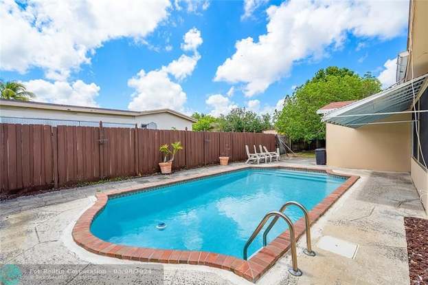 870 SW 49th Cir, Margate, FL 33068 | MLS# F10437893 | Redfin