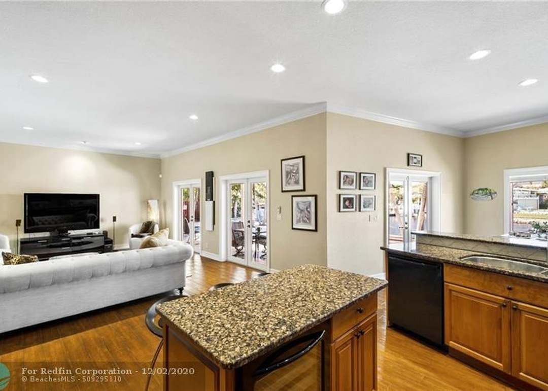 2109 NE 18th Ave, Wilton Manors, FL 33305