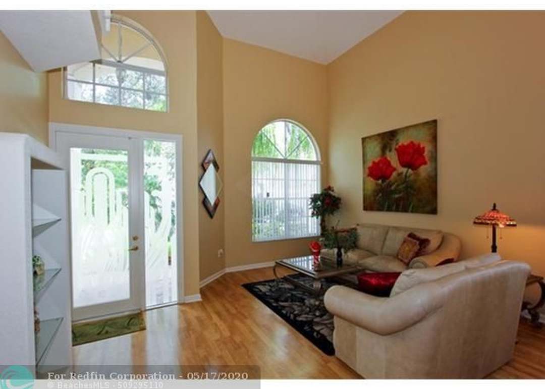 1075 NW 117th Ave, Coral Springs, FL 33071