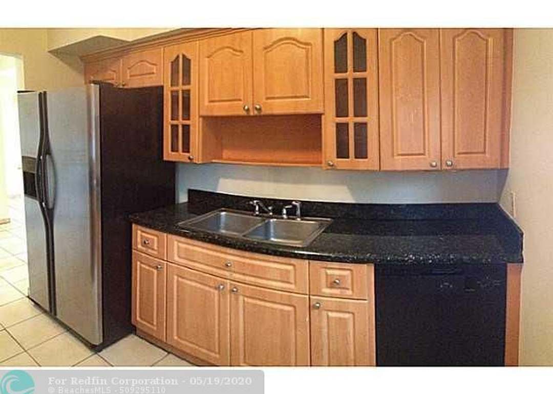 425 NW 128th St, Miami, FL 33168