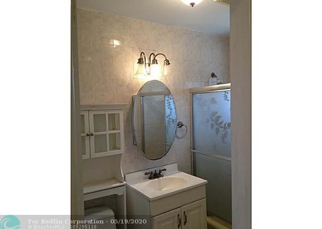 425 NW 128th St, Miami, FL 33168