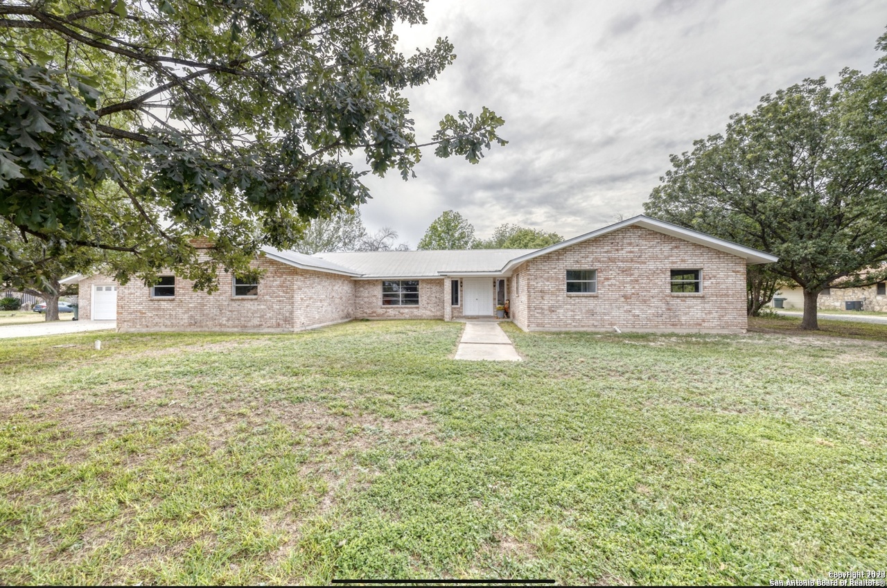 415 Ham Ln, Uvalde, TX 78801 MLS 1688321 Redfin