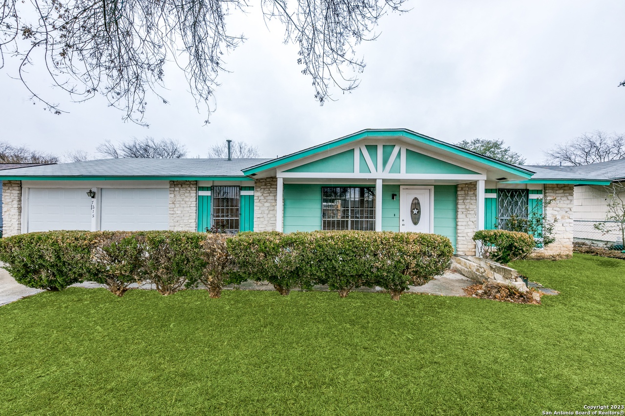7215 Glen Hl, San Antonio, TX 78239-3412