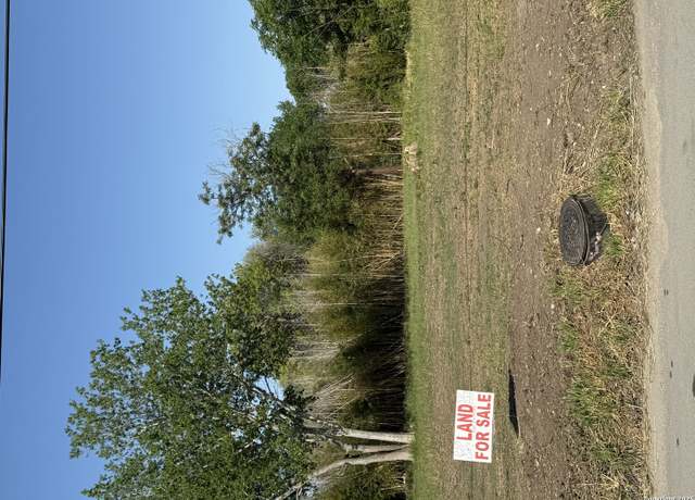Property at 1318 N San Marcos, Seguin, TX 78155
