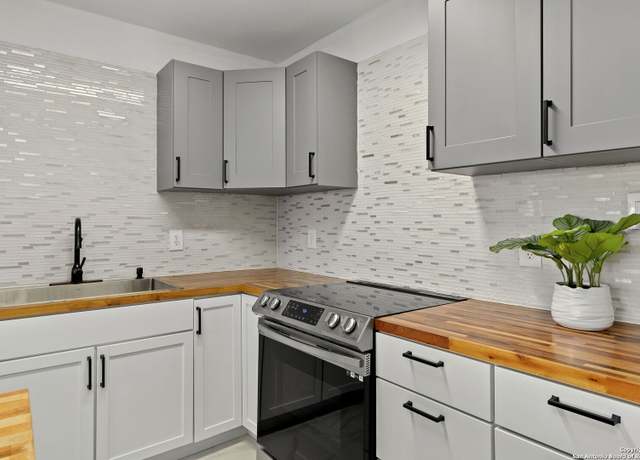 Property at 7701 Wurzbach Rd #305, San Antonio, TX 78229, 2 beds, 2 baths
