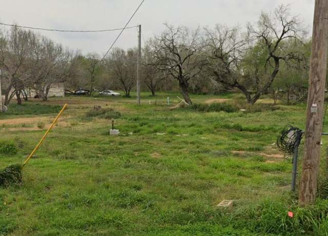 Property at 1610 Marion Ave, Jourdanton, TX 78026