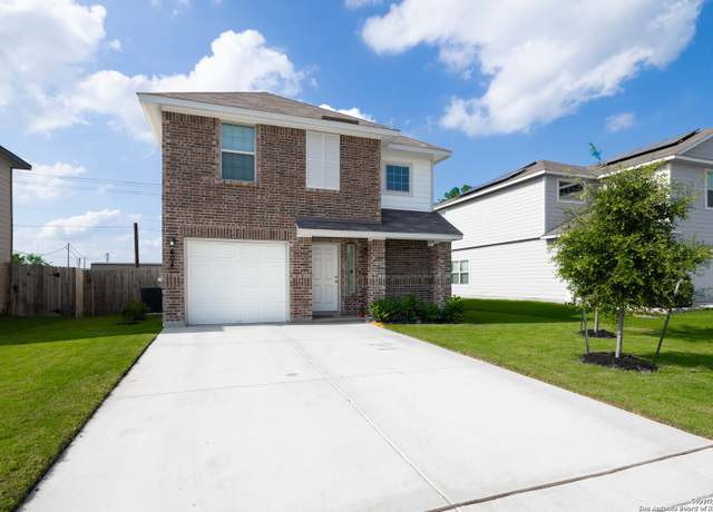 Property at 604 Saxon, Seguin, TX 78155, 2 beds, 1.5 baths