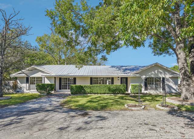 Property at 310 Rosewood Ave, Boerne, TX 78006-2318, 3 beds, 2 baths