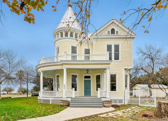 Property at 805 Nolan St, San Antonio, TX 78202, 5 beds, 3 baths
