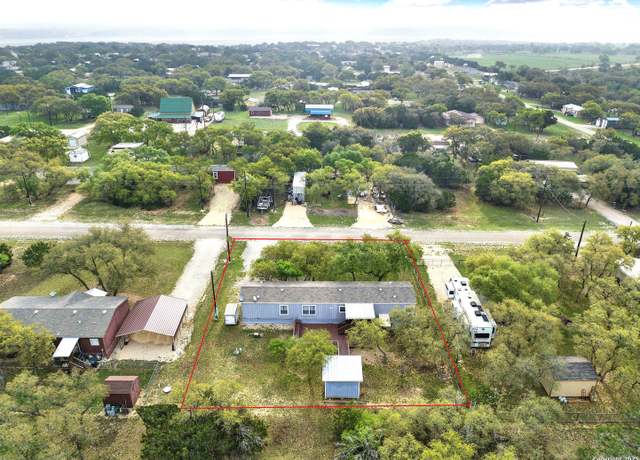 Property at 660 Pr 1511, Bandera, TX 78003, 3 beds, 2 baths