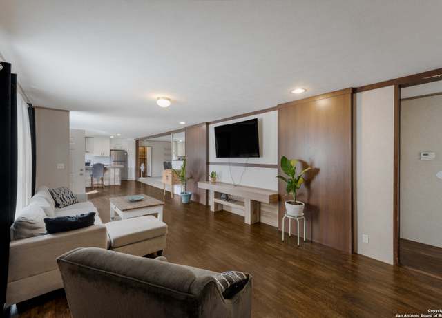 Property at 125 Skyline Rdg, San Marcos, TX 78666-2173, 4 beds, 2 baths