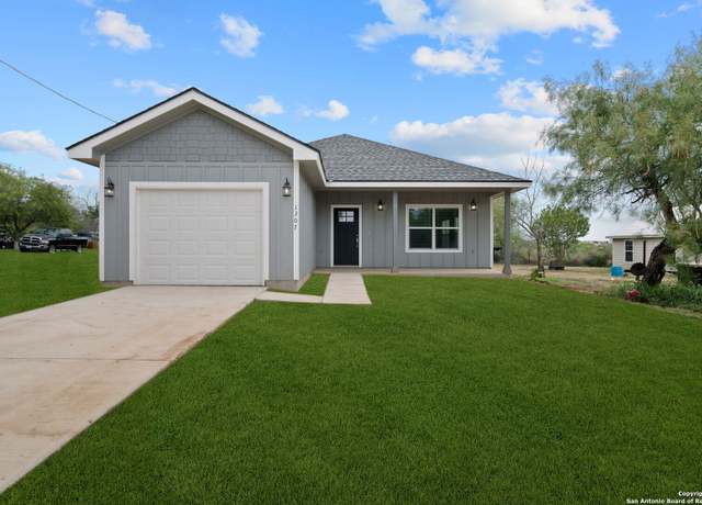 Property at 1307 Willow Lane St, Jourdanton, TX 78026, 3 beds, 2 baths