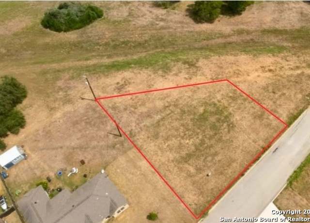 Property at 149 Parkcrest, Floresville, TX 78114