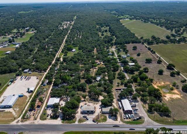 Property at 87 Rye Ln, La Vernia, TX 78121, 3 beds, 1.5 baths