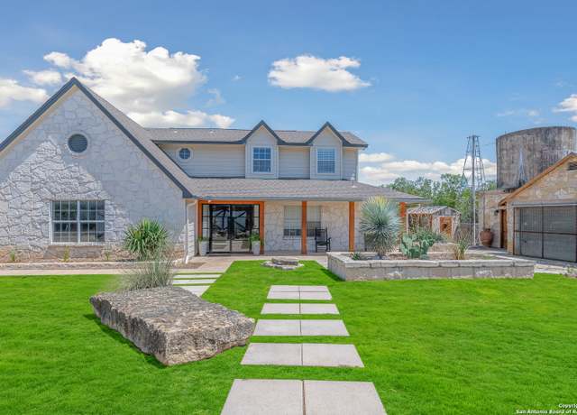Property at 6 US Highway 87, Comfort, TX 78013, 4 beds, 2.5 baths