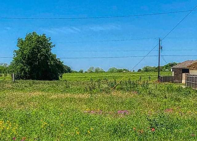 Property at 160 N 1st St, Floresville, TX 78114