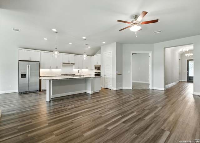 Property at 103 Simpatico, Boerne, TX 78006, 4 beds, 3 baths