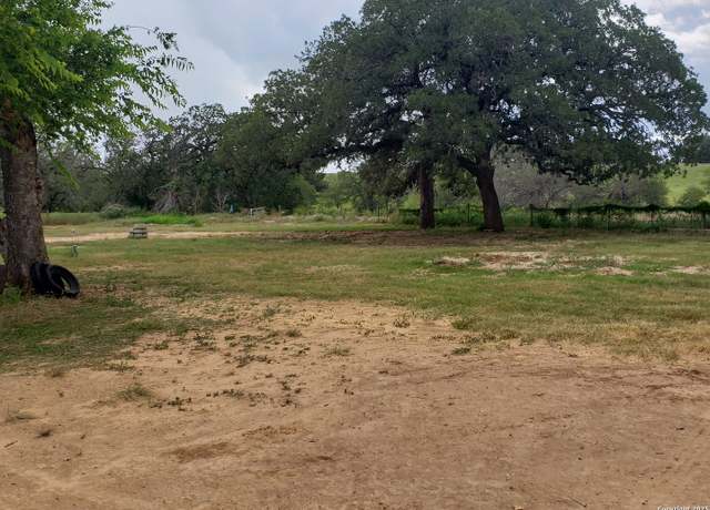 Property at 277 Nob, Floresville, TX 78114