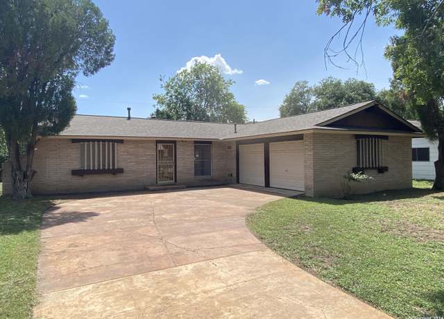 Property at 222 Cherrywood Ln, Live Oak, TX 78233-2501, 3 beds, 2 baths