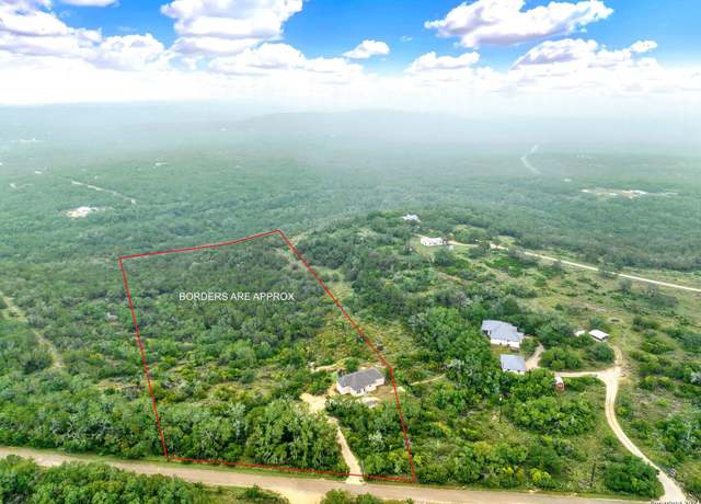 Property at 405 County Road 246, Hondo, TX 78861-6467, 3 beds, 2 baths