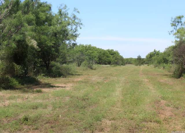 Property at 1826 County Road 2537, Moore, TX 78057