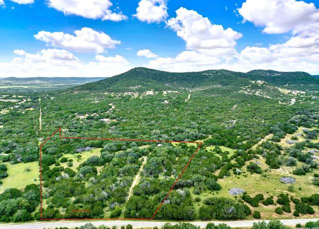Property at 1849 N Little Creek Rd, Utopia, TX 78884