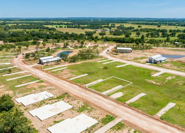 Property at 165 Resort Ct, Fredericksburg, TX 78624