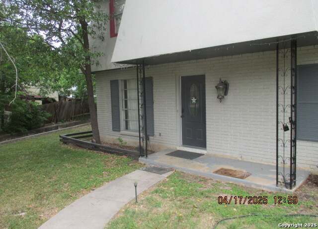 Property at 105 Cordoba Cir, Universal City, TX 78148, 5 beds, 2.5 baths