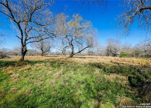 Property at 5452 N FM 666, Mathis, TX 78368, 2 beds, 1 bath