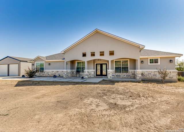 Property at 19146 Mcconnell Rd, Atascosa, TX 78002, 3 beds, 3 baths