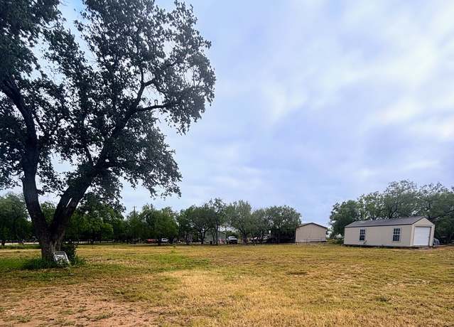 Property at 134 County Road 2664, Devine, TX 78016
