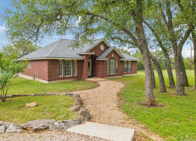 Property at 154 Elk Rdg, Canyon Lake, TX 78133, 3 beds, 2 baths
