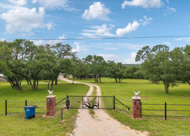 Property at 154 Elk Rdg, Canyon Lake, TX 78133, 3 beds, 2 baths